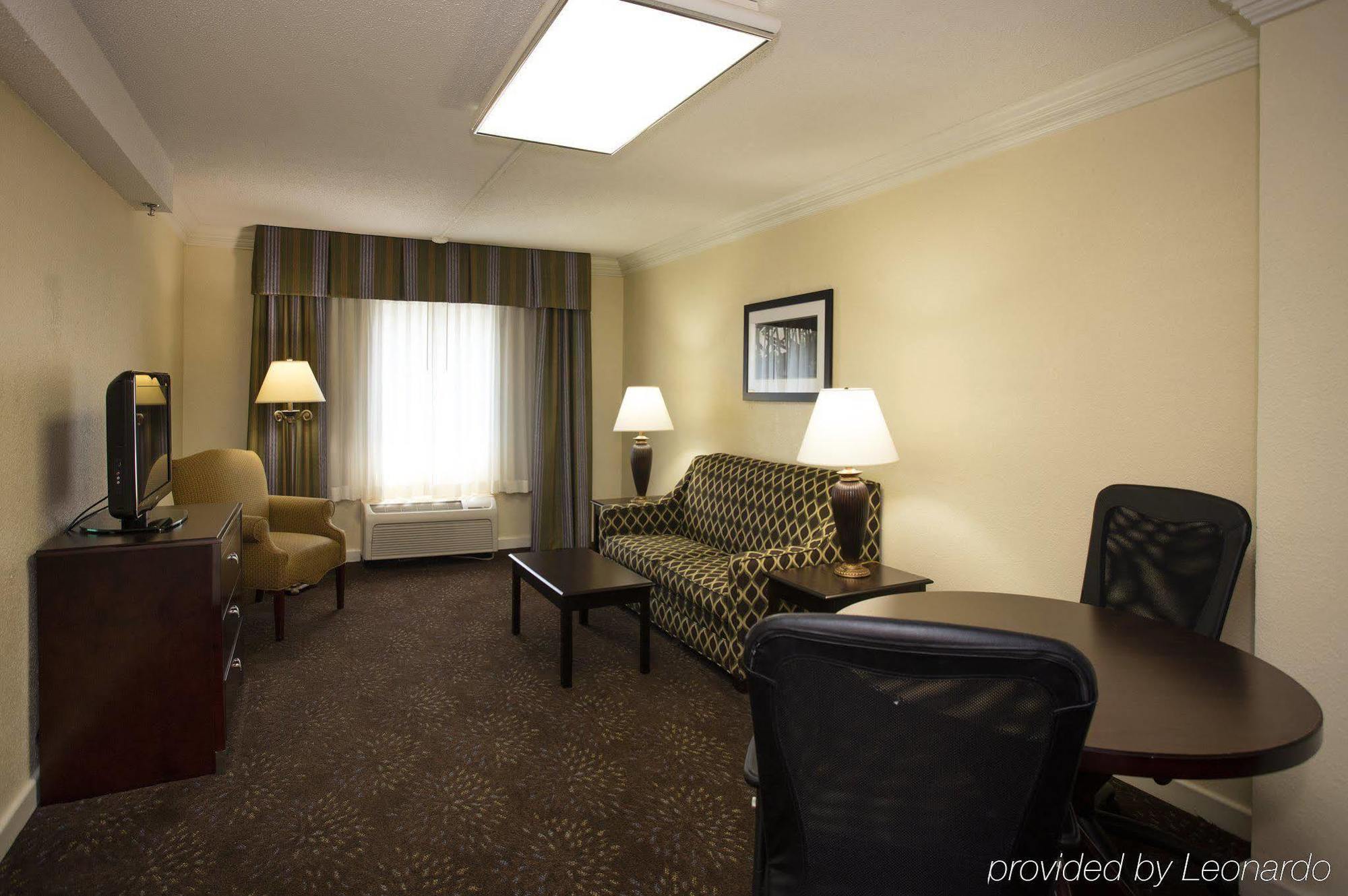 Express - Area By Ihg 3*