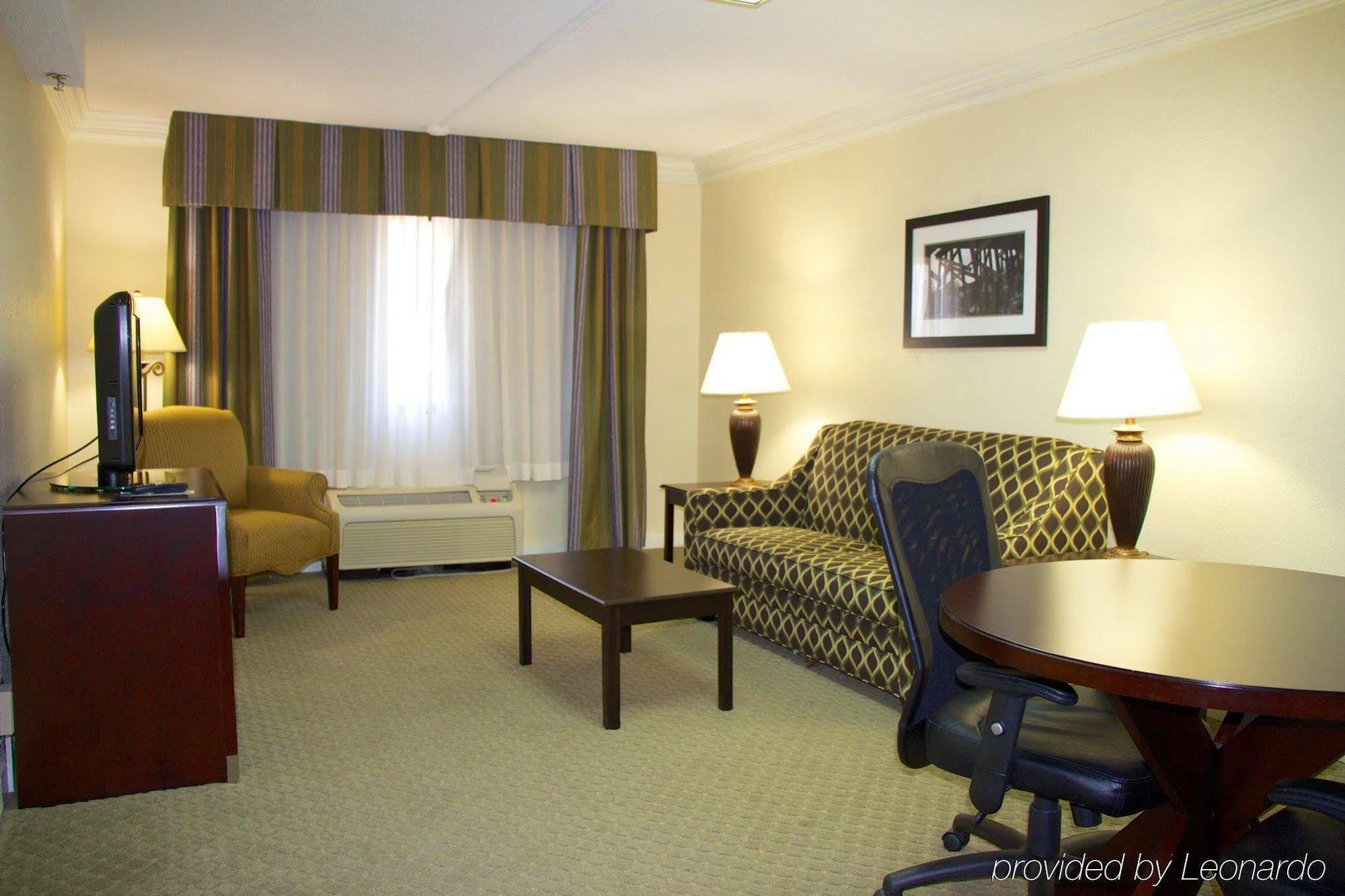 Hotel Express - Area By Ihg 3*